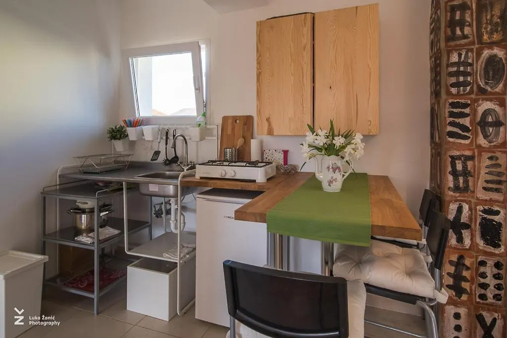 Apartmani Popovic Krk Town Croatia